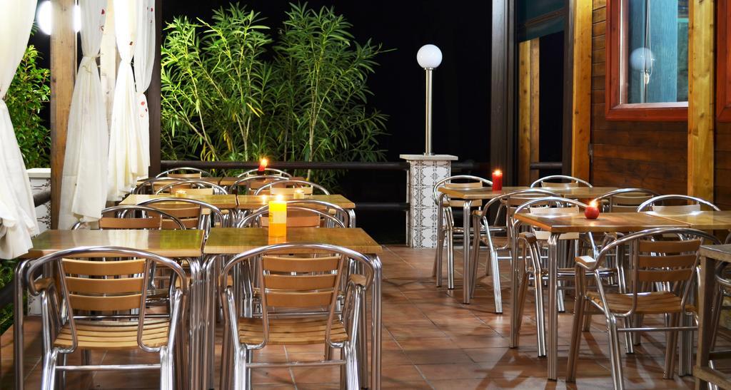 Andújar Apartamentos Paraje San Gines מראה חיצוני תמונה
